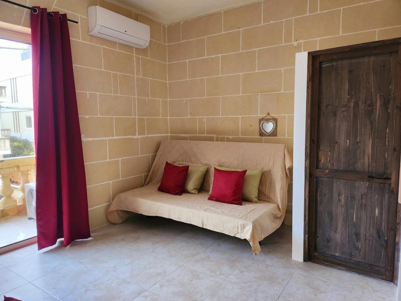 Palm Court Apartment Xlendi Exterior photo