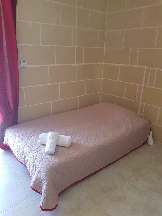 Palm Court Apartment Xlendi Exterior photo